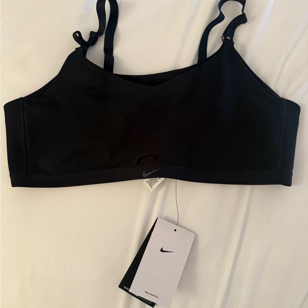 Nike Women's Alate Light Support Black Sports Bra